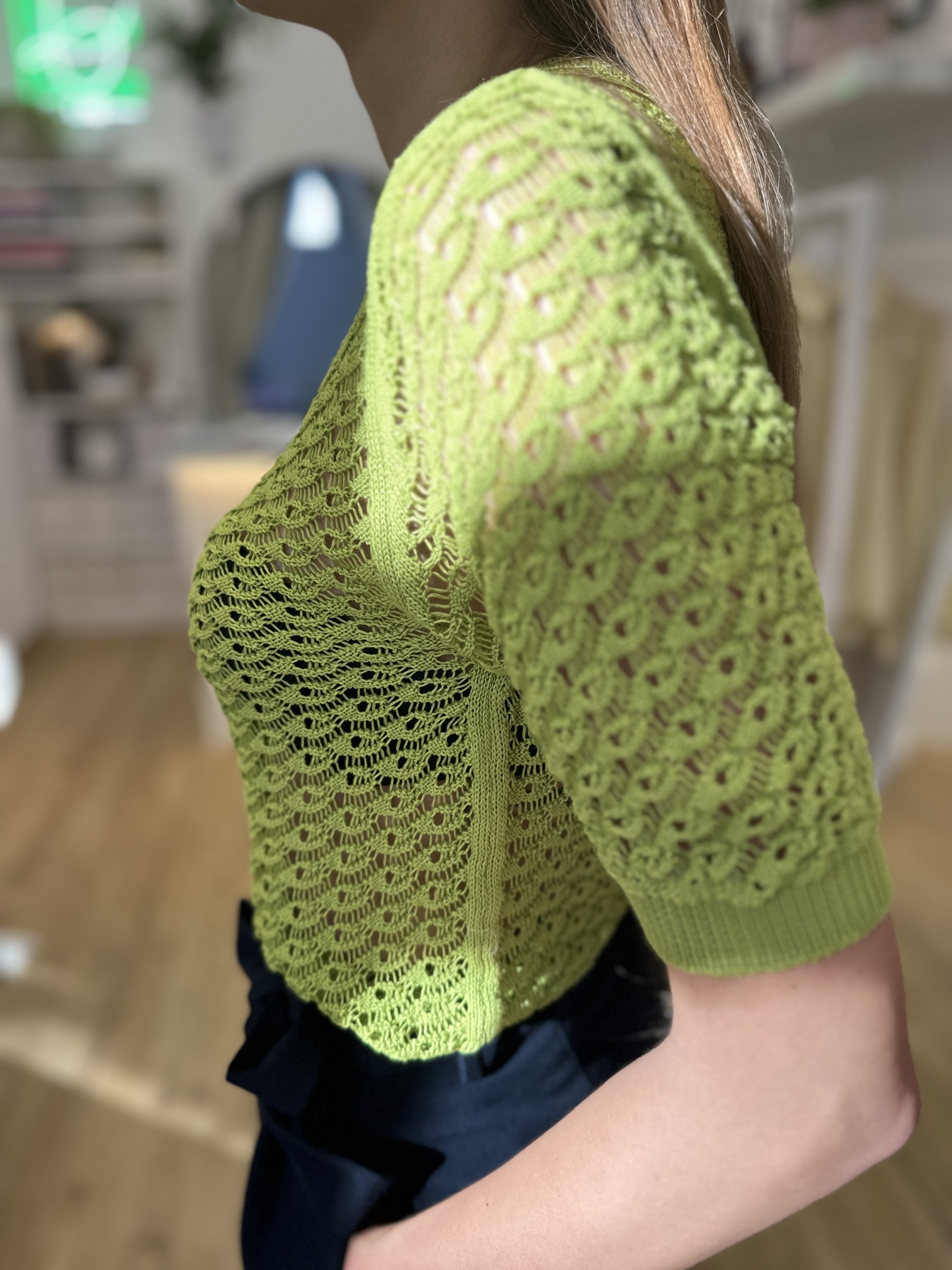 T-shirt traforata verde lime - immagine 5